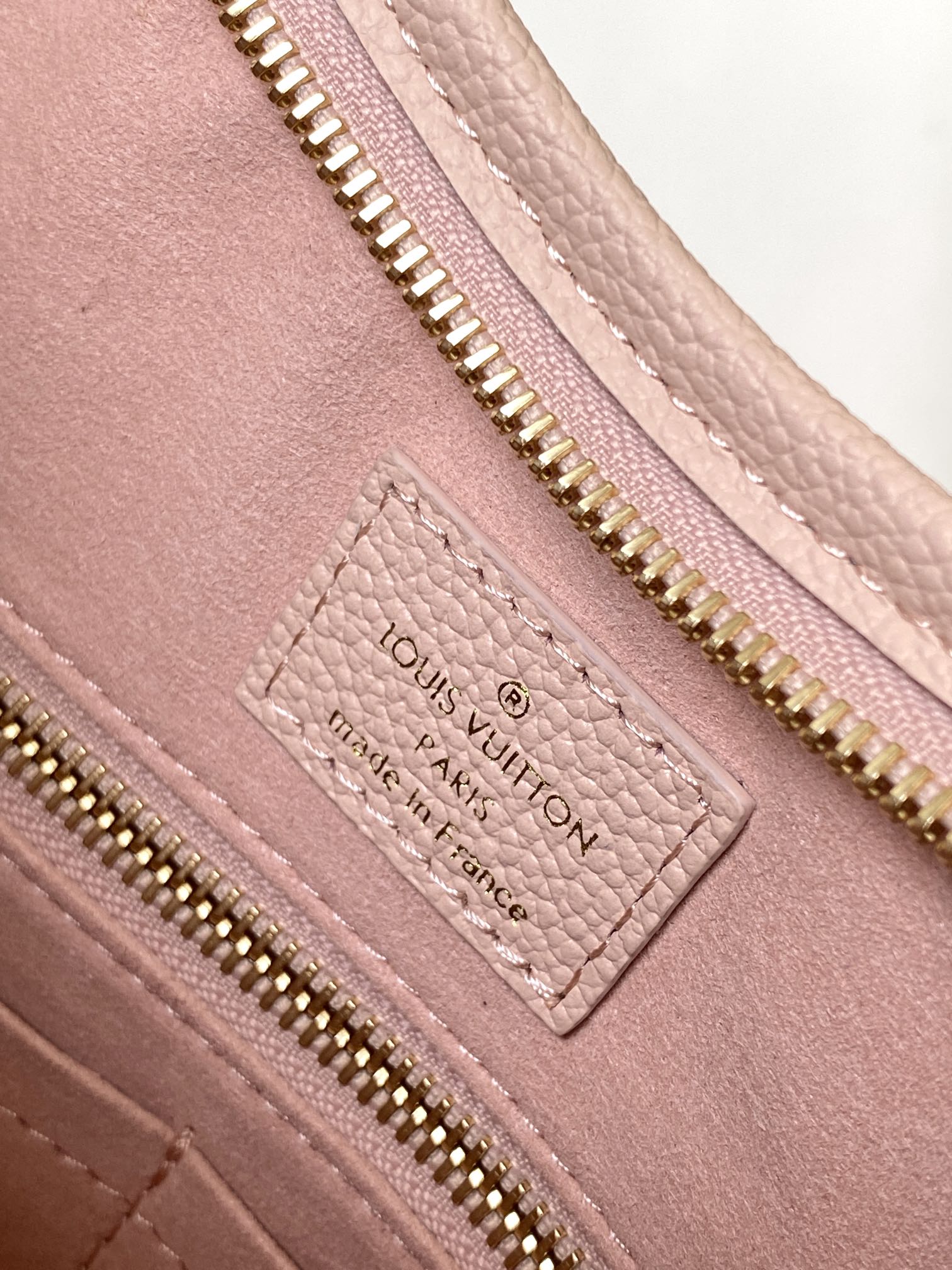 Elegant Light Pink Faux Leather Shoulder Bag for Women - Stylish Everyday Handbag