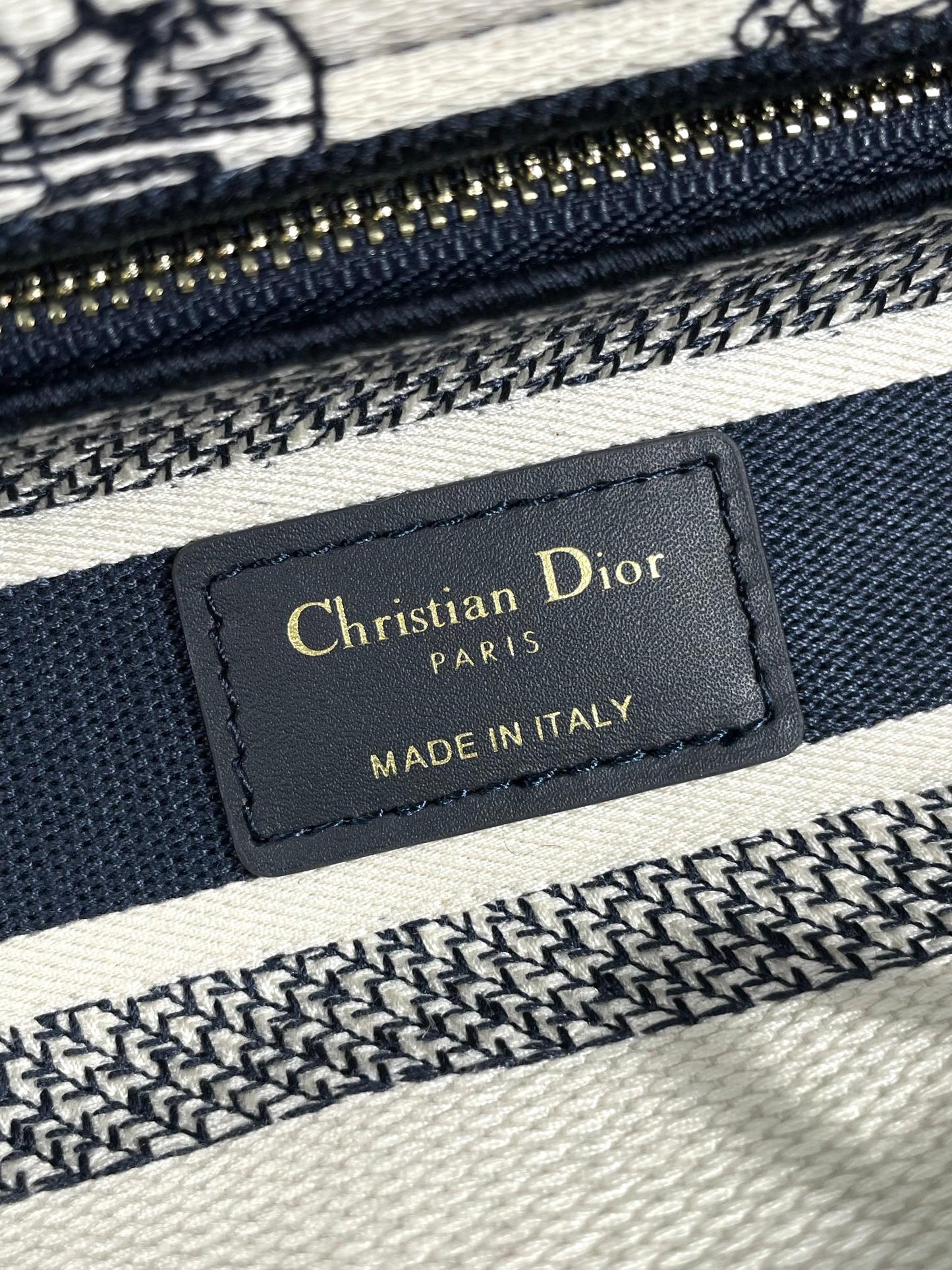 Christian Dior Medium Lady D-Lite Bag - Blue Toile de Jouy Embroidered Canvas Handbag