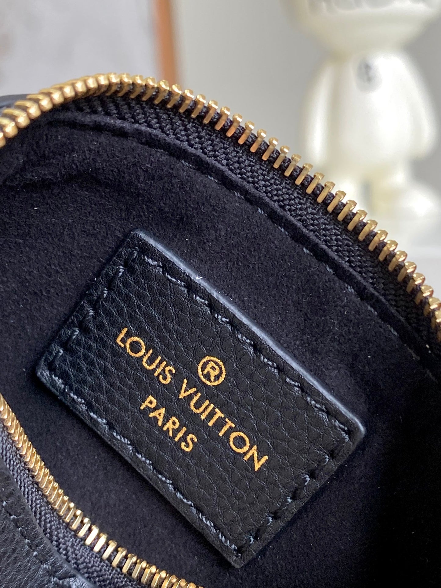 Louis Vuitton Monogram Empreinte Leather Hobo Bag - Black