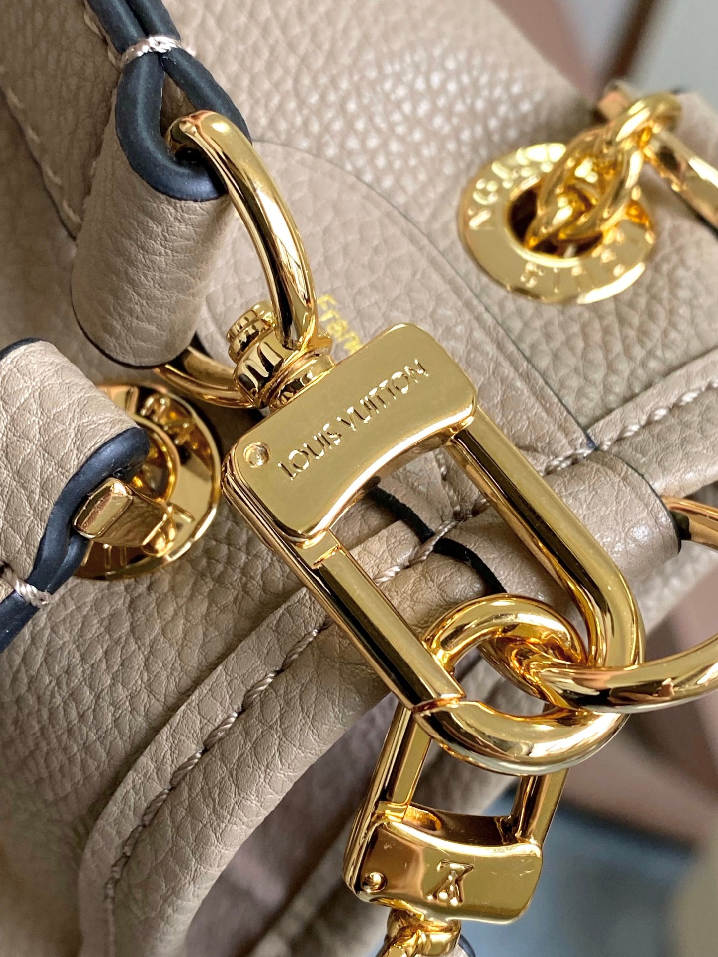 Louis Vuitton Muria Bucket Bag - Monogram Empreinte Leather - Tourterelle/Crème