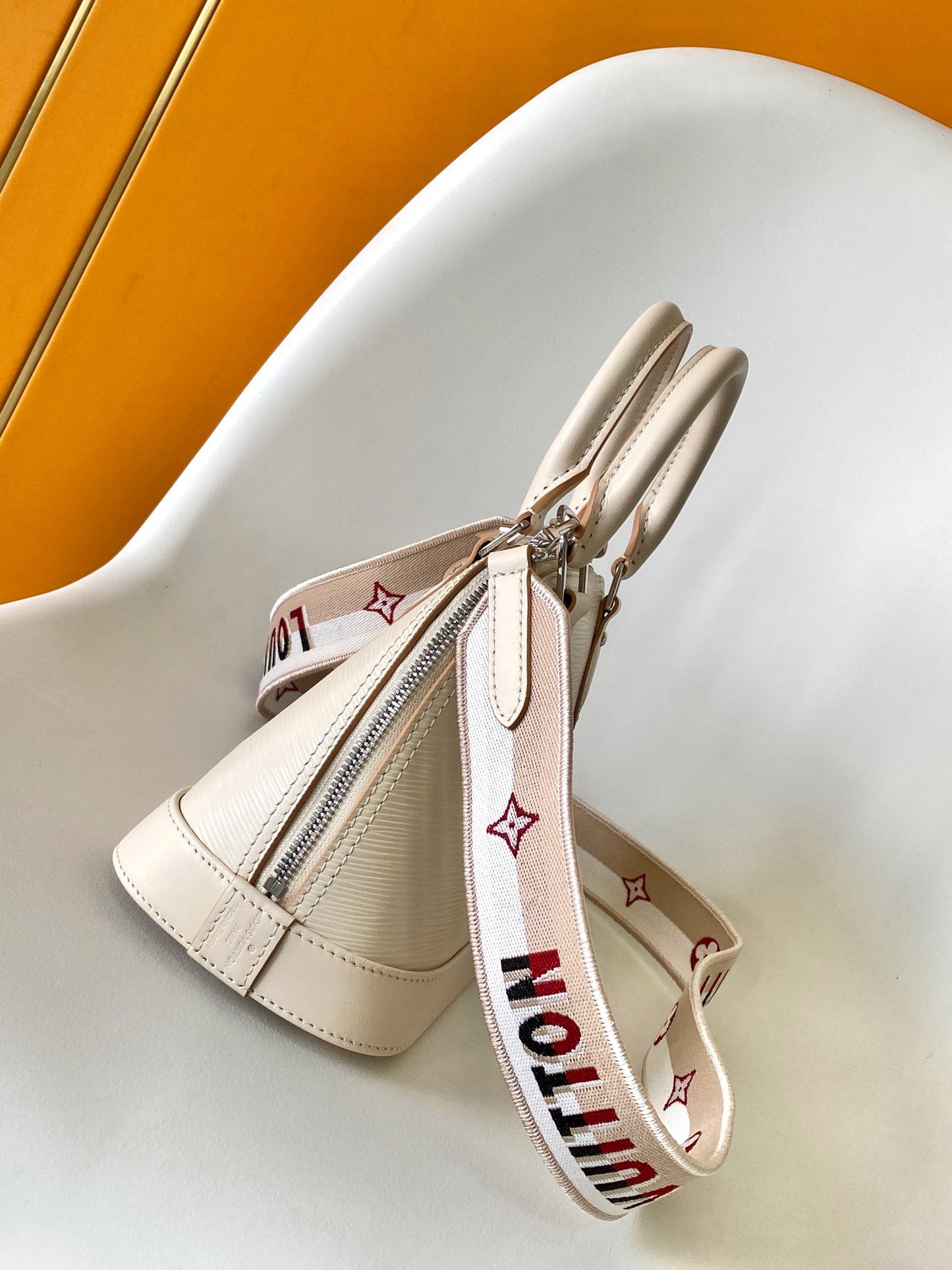 Louis Vuitton Alma BB Bag in Epi Leather - Quartz Pink