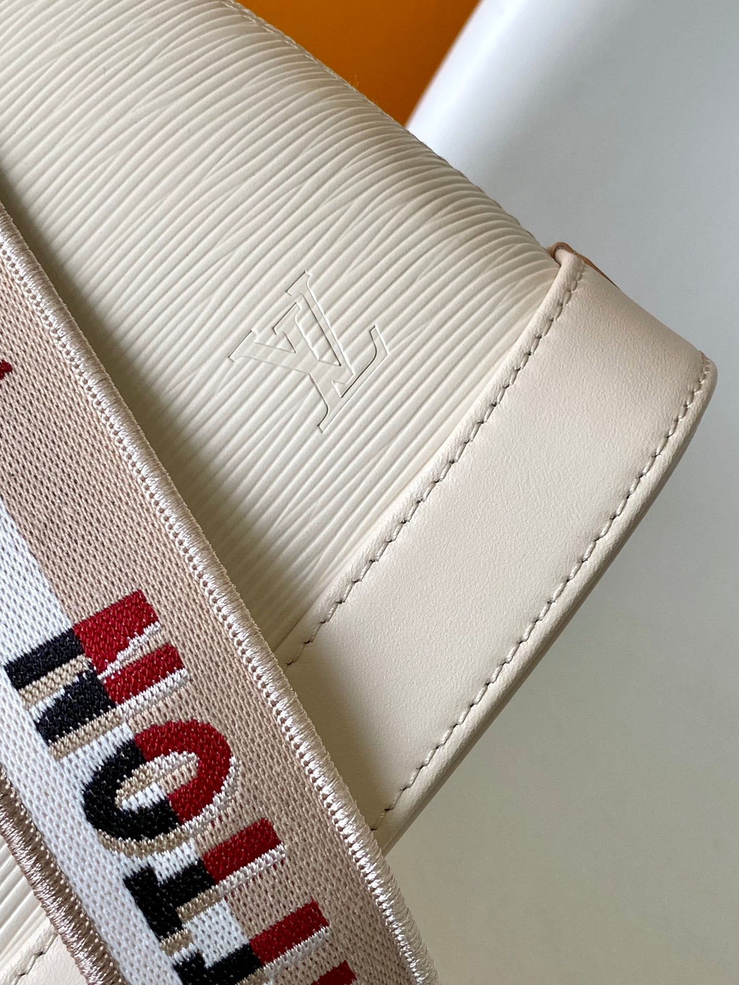 Louis Vuitton Alma BB Bag in Epi Leather - Quartz Pink