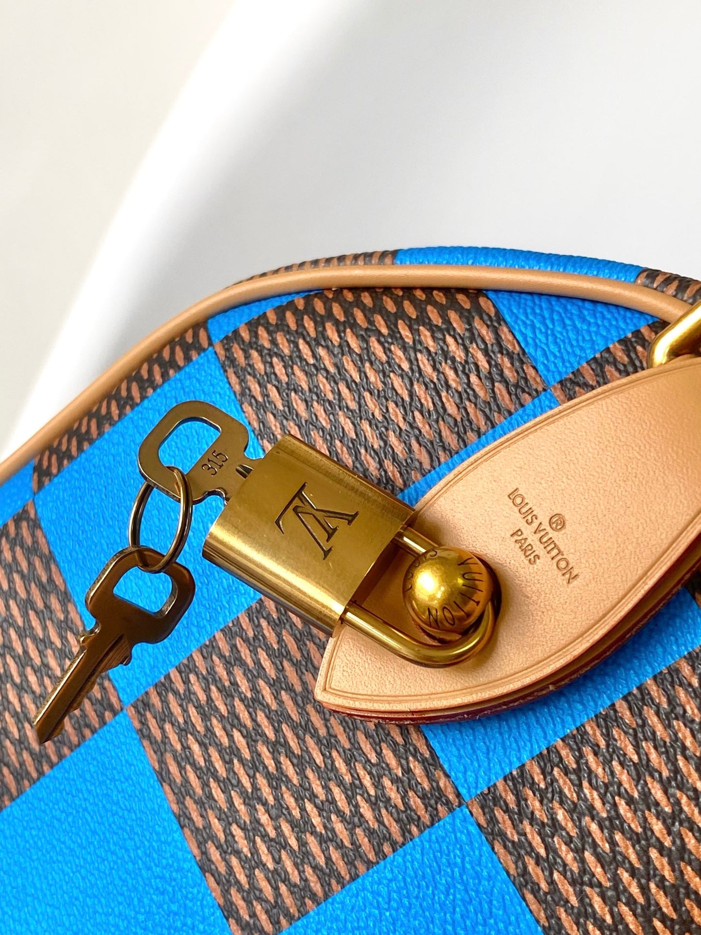 Louis Vuitton Damier Pop Speedy Bandoulière 25 Blue Handbag