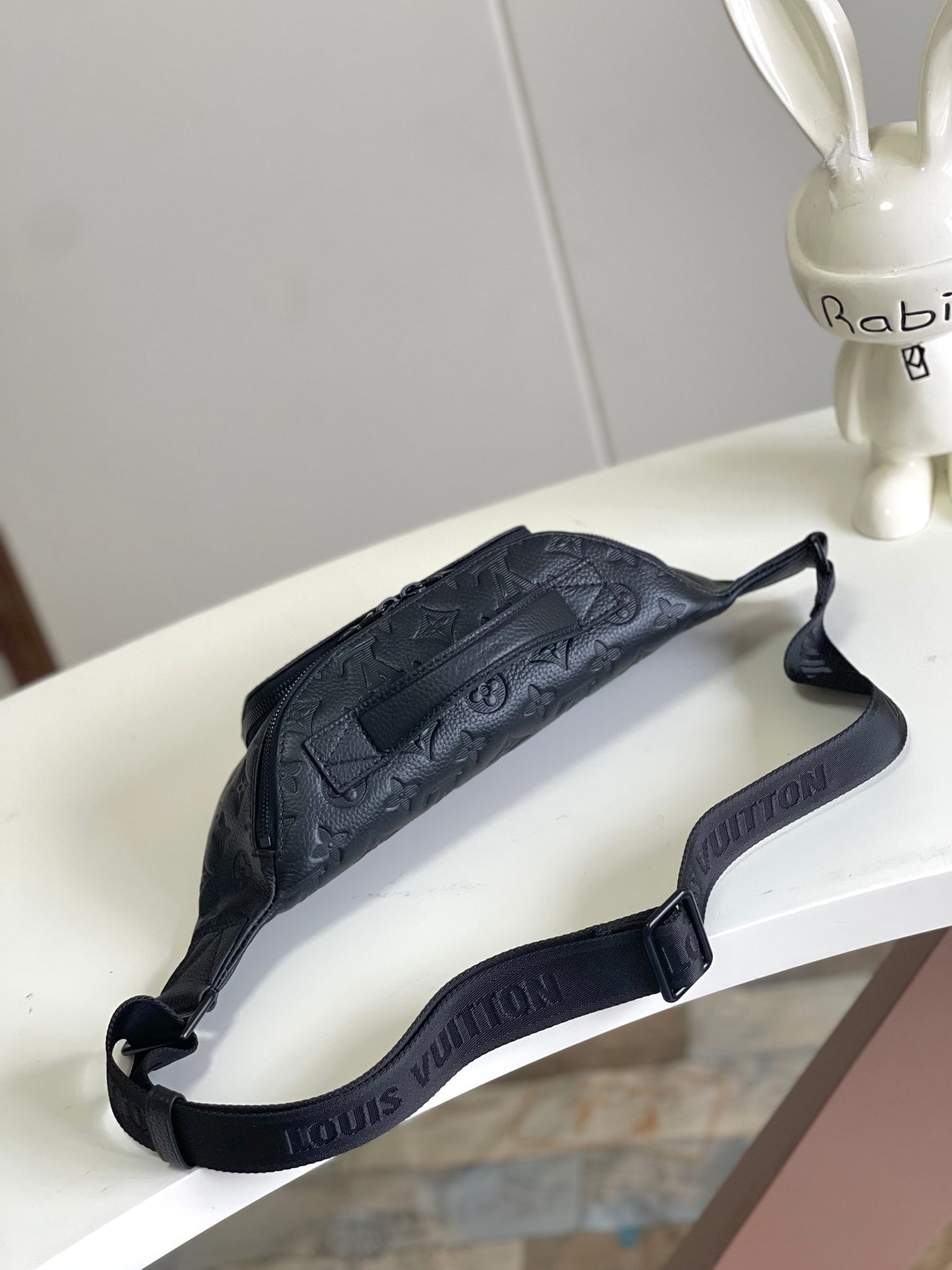 Louis Vuitton Discovery Bumbag PM Monogram Shadow Leather - Black