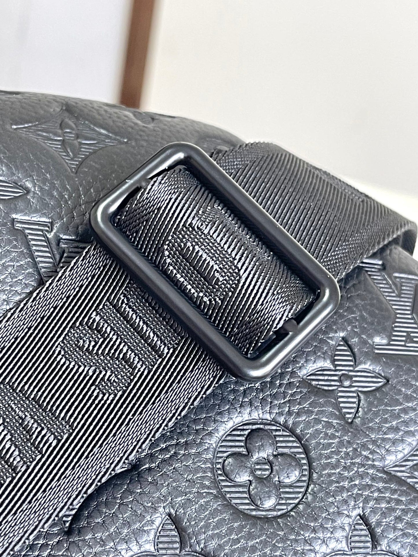 Louis Vuitton Discovery Bumbag PM Monogram Shadow Leather - Black