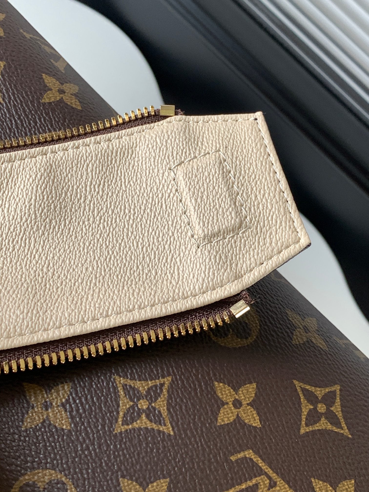 Louis Vuitton Classic Brown Monogram Toiletry Bag Travel Cosmetic Pouch Case