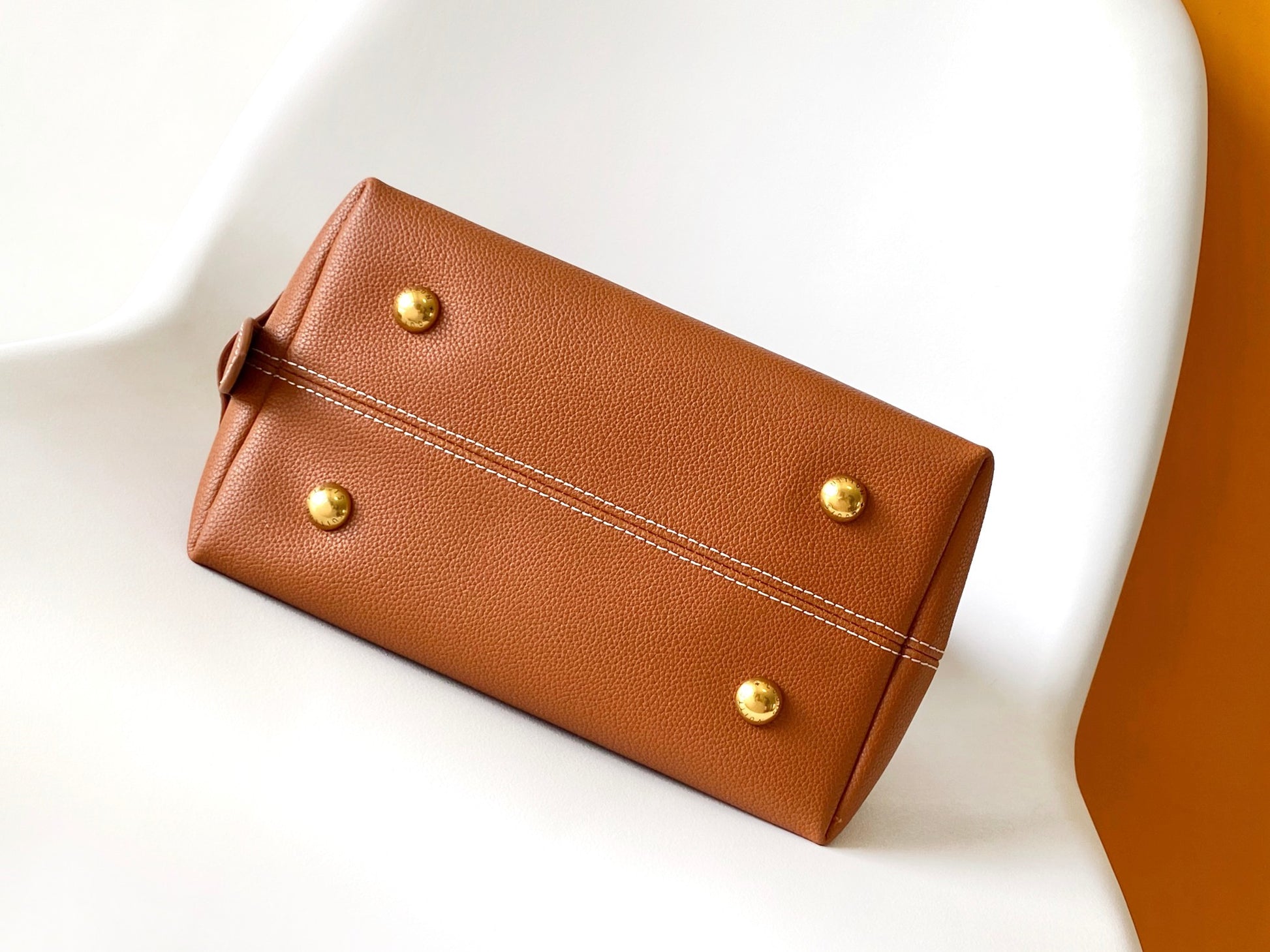 Saint Laurent Le 5 à 7 Supple Large Brown Grained Leather Shoulder Bag