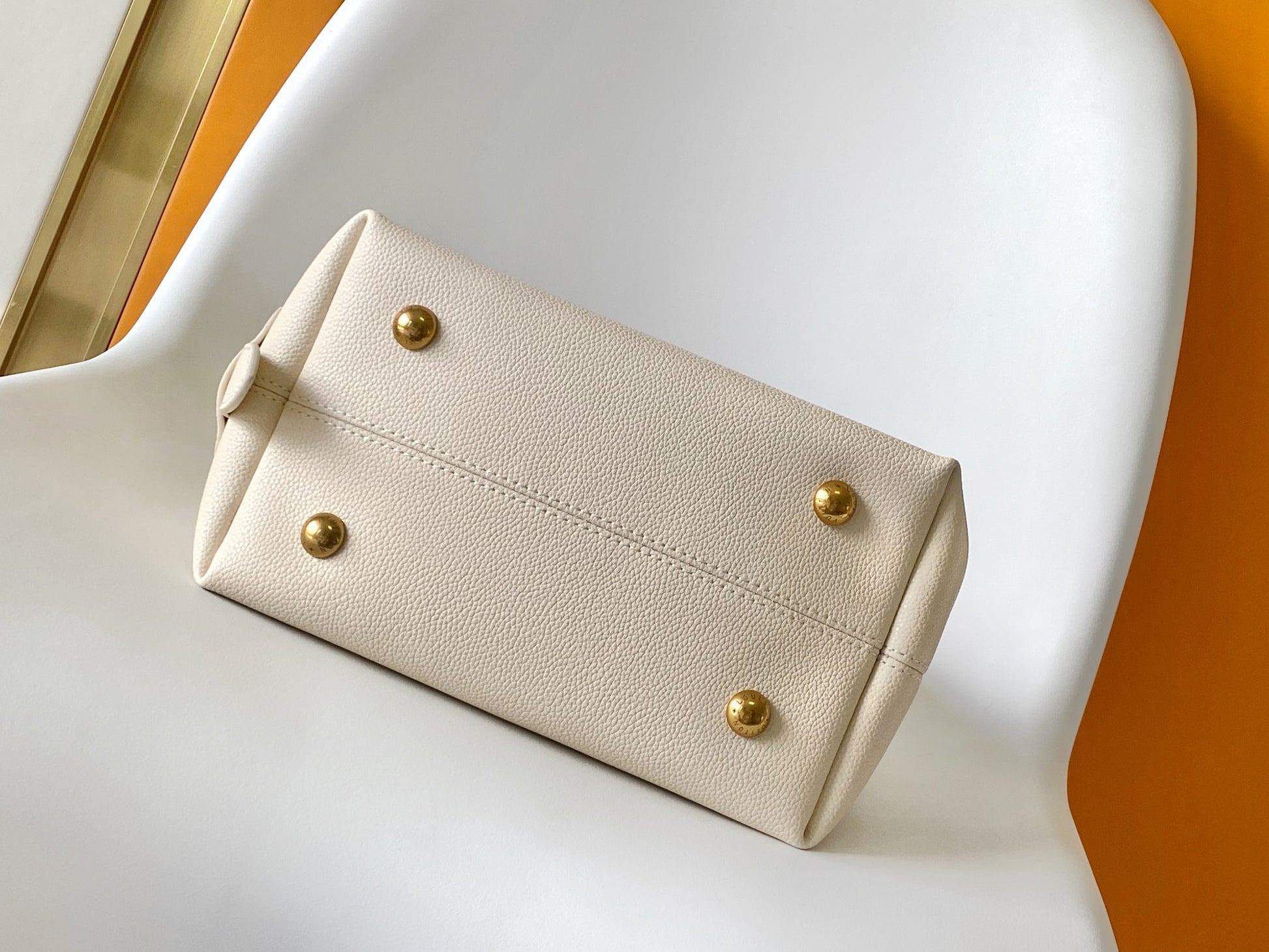 Tom Ford Grained Leather Hobo Shoulder Bag - Beige