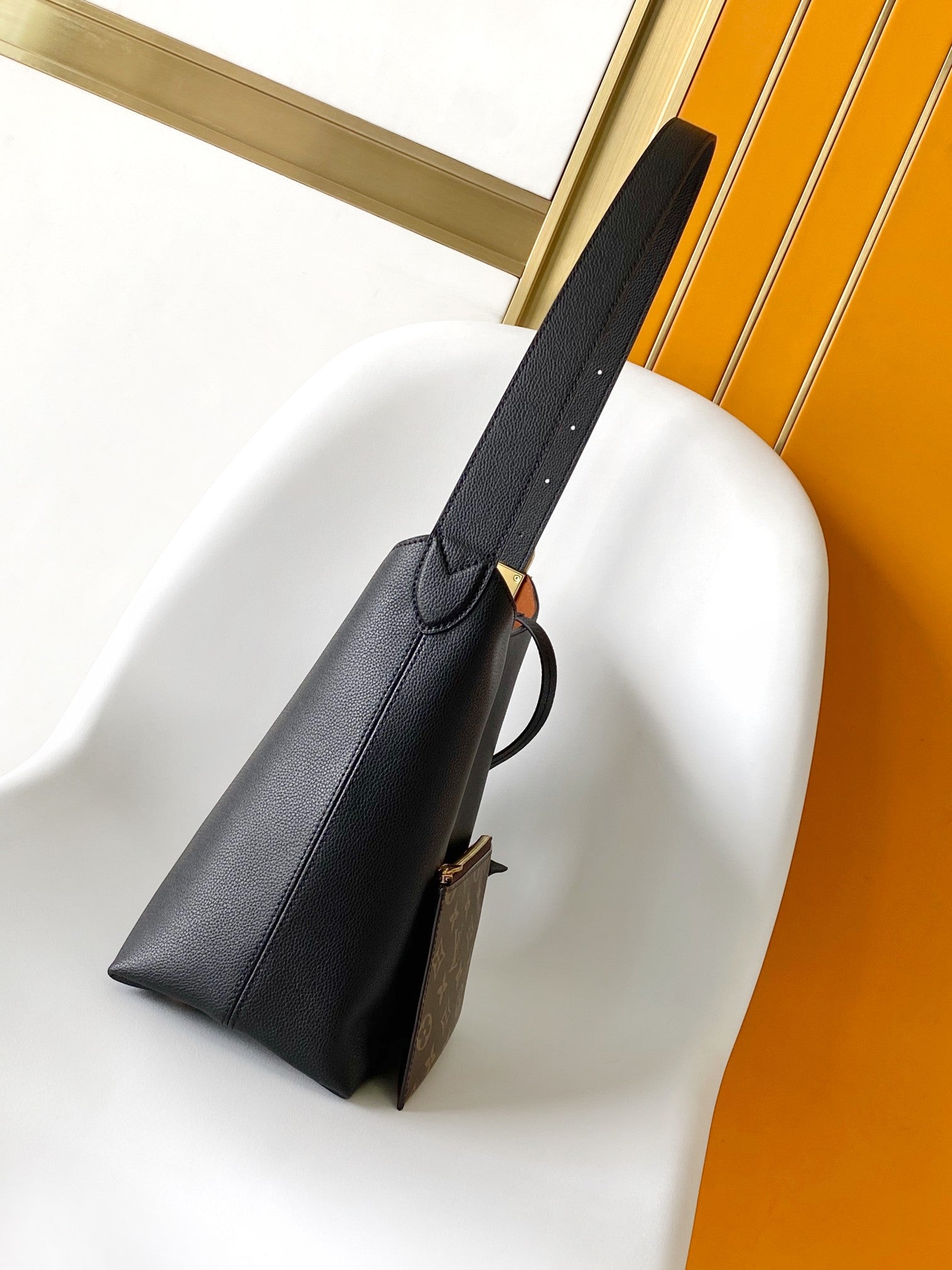 Manu Atelier Black Smooth Leather Hobo Shoulder Bag