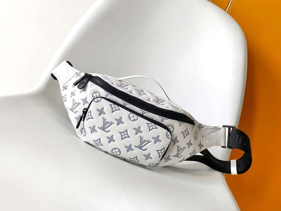 Louis Vuitton Discovery Bumbag Monogram Antartica White Belt Bag