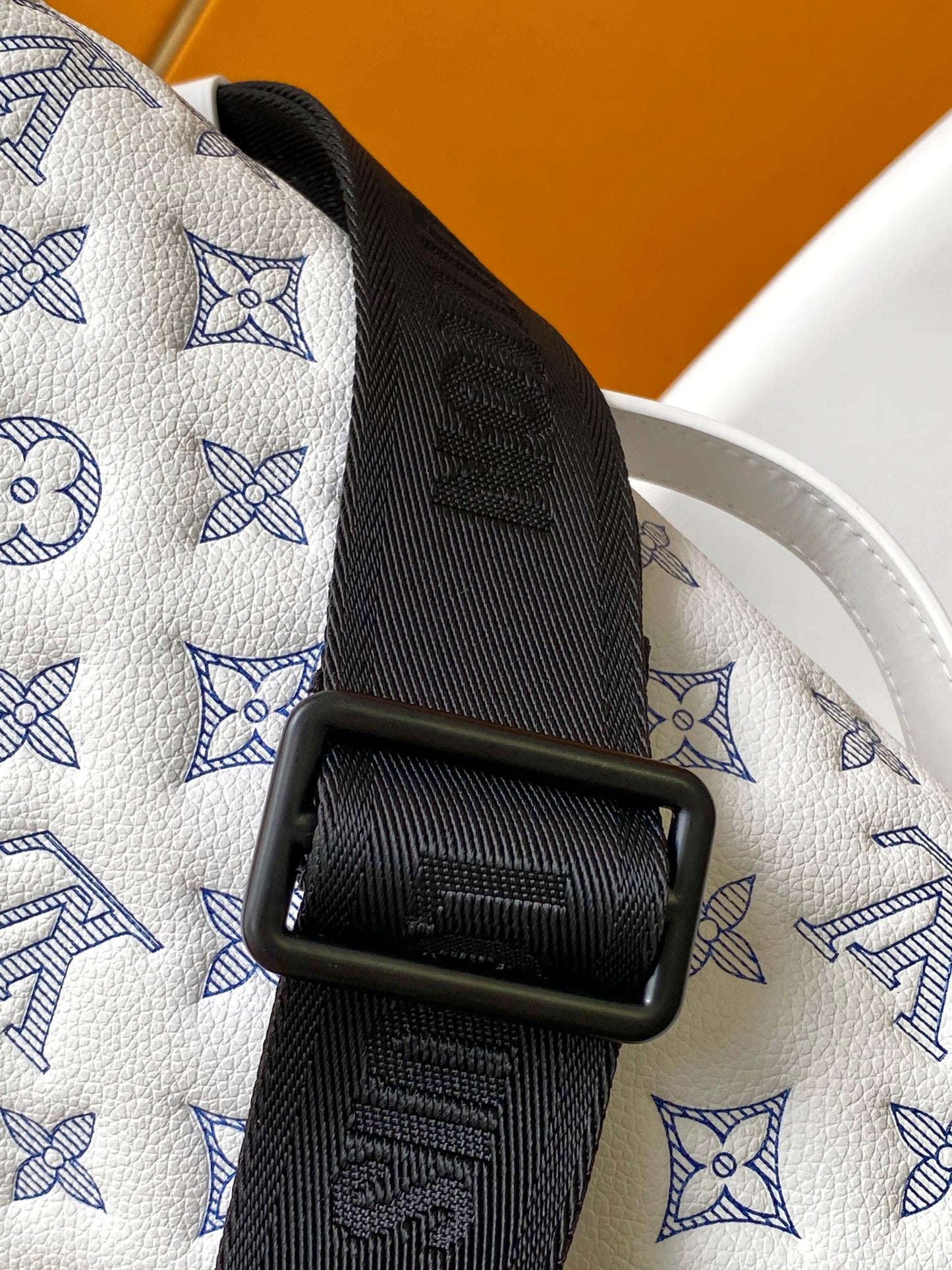 Louis Vuitton Discovery Bumbag Monogram Antartica White Belt Bag