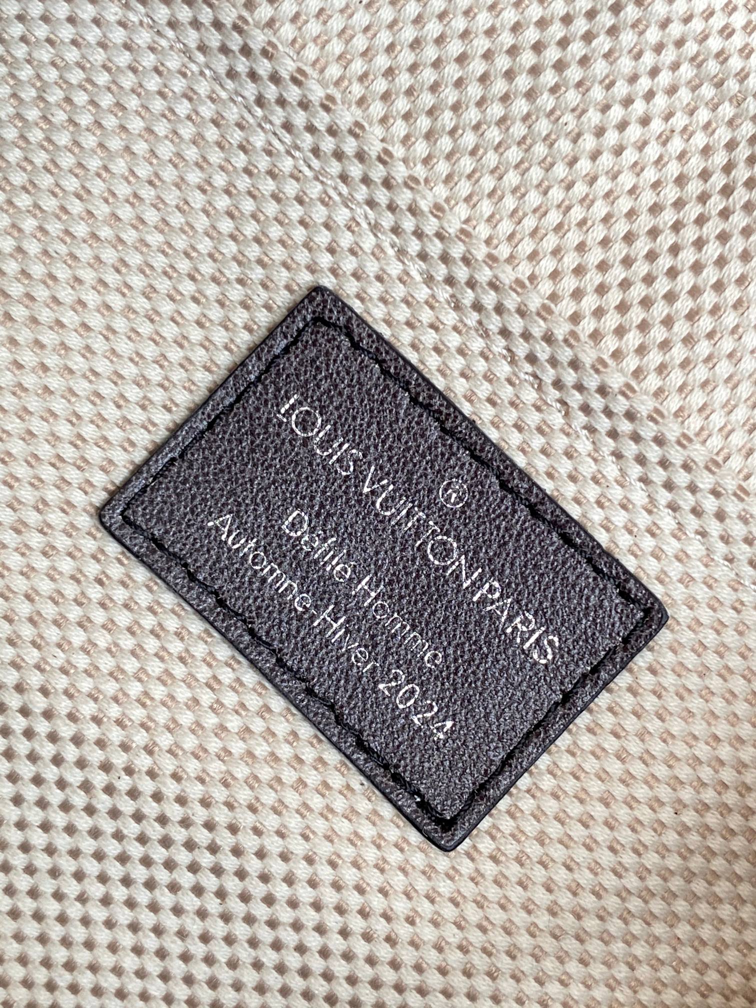 Louis Vuitton Keepall Bandoulière 25 Monogram Eclipse Canvas Black