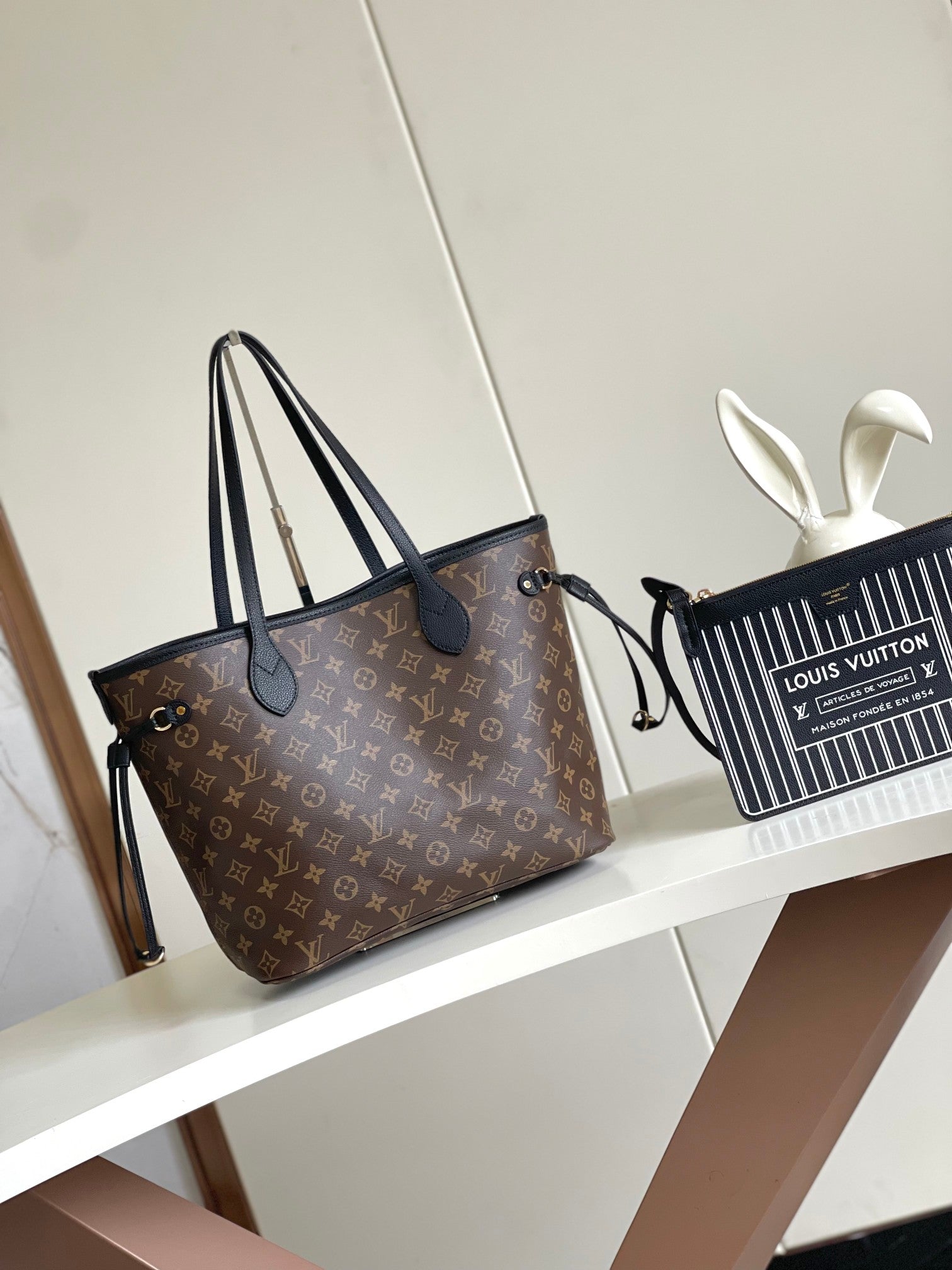 Saint Laurent Leather Shopper Tote Bag - Black
