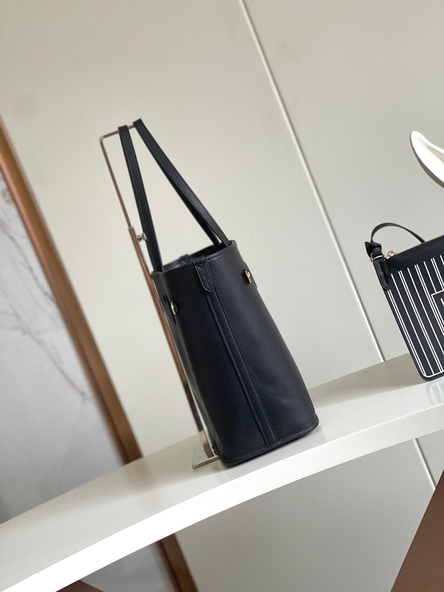 Saint Laurent Leather Shopper Tote Bag - Black