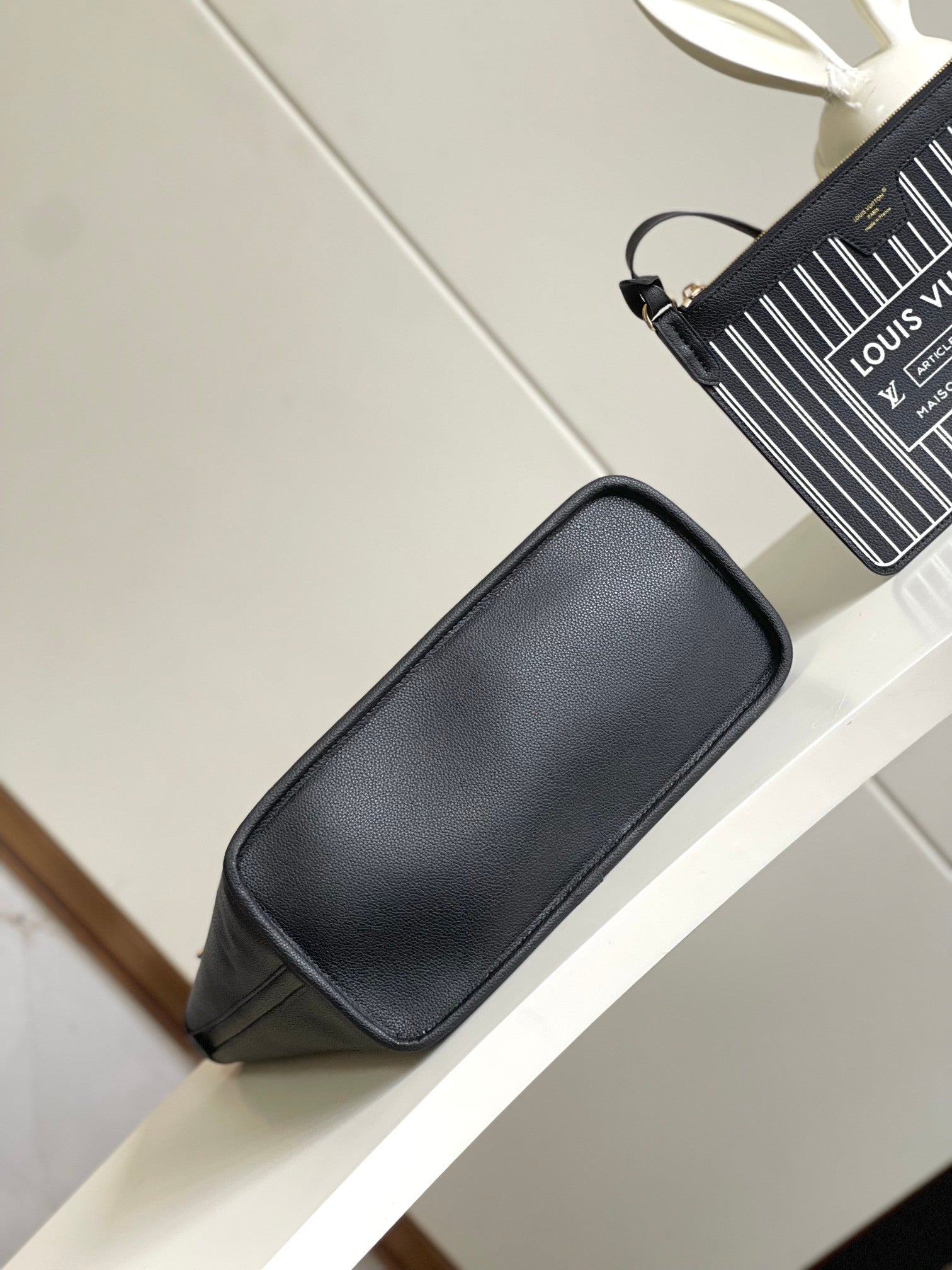 Saint Laurent Leather Shopper Tote Bag - Black