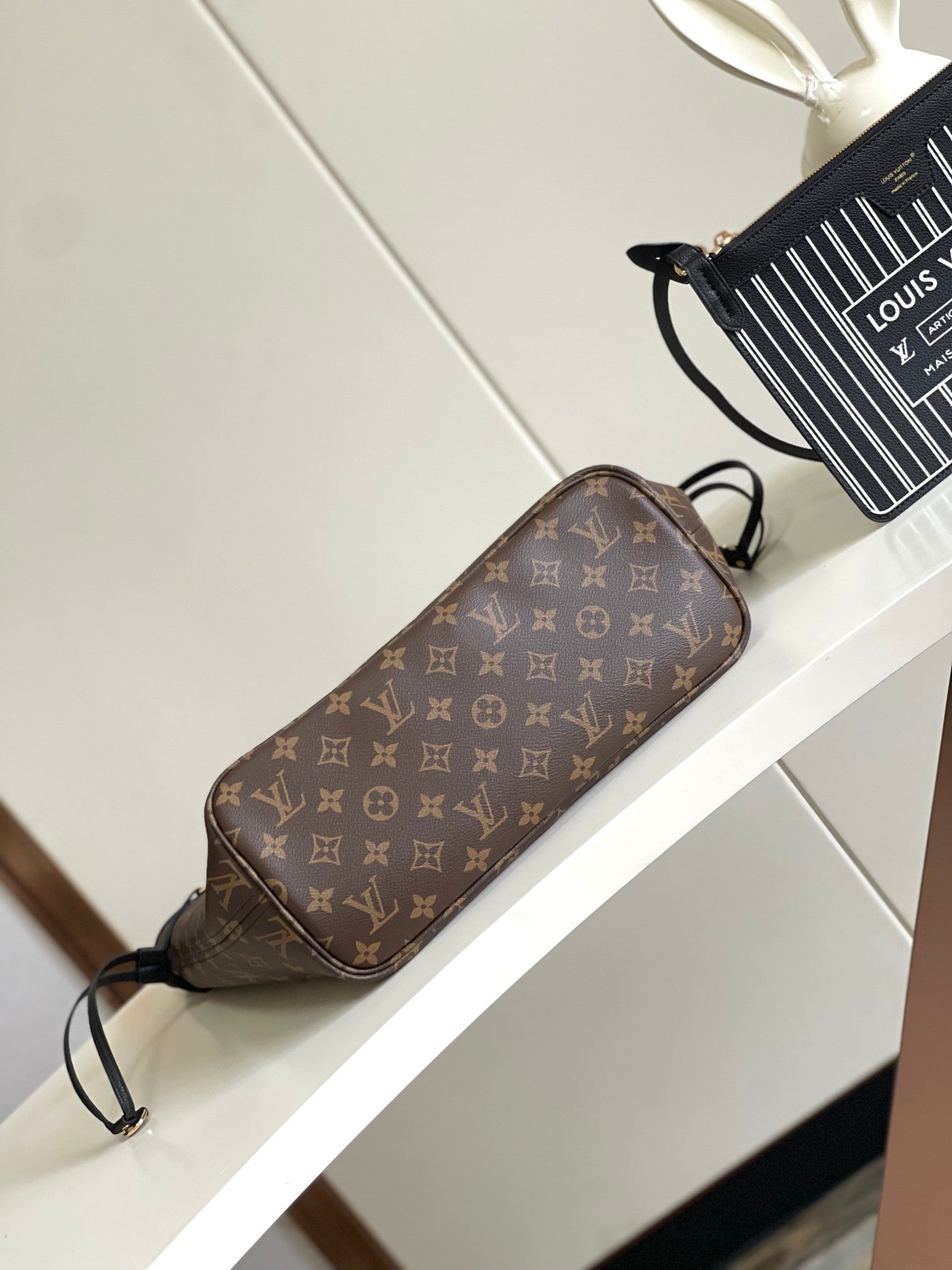 Saint Laurent Leather Shopper Tote Bag - Black