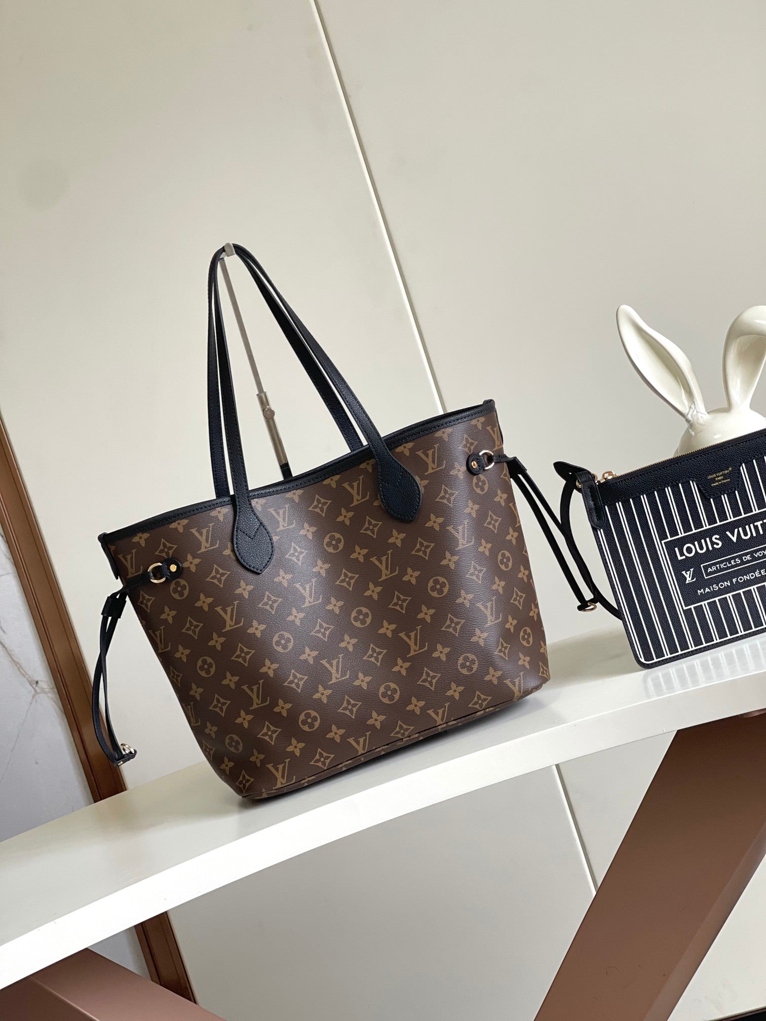 Saint Laurent Leather Shopper Tote Bag - Black