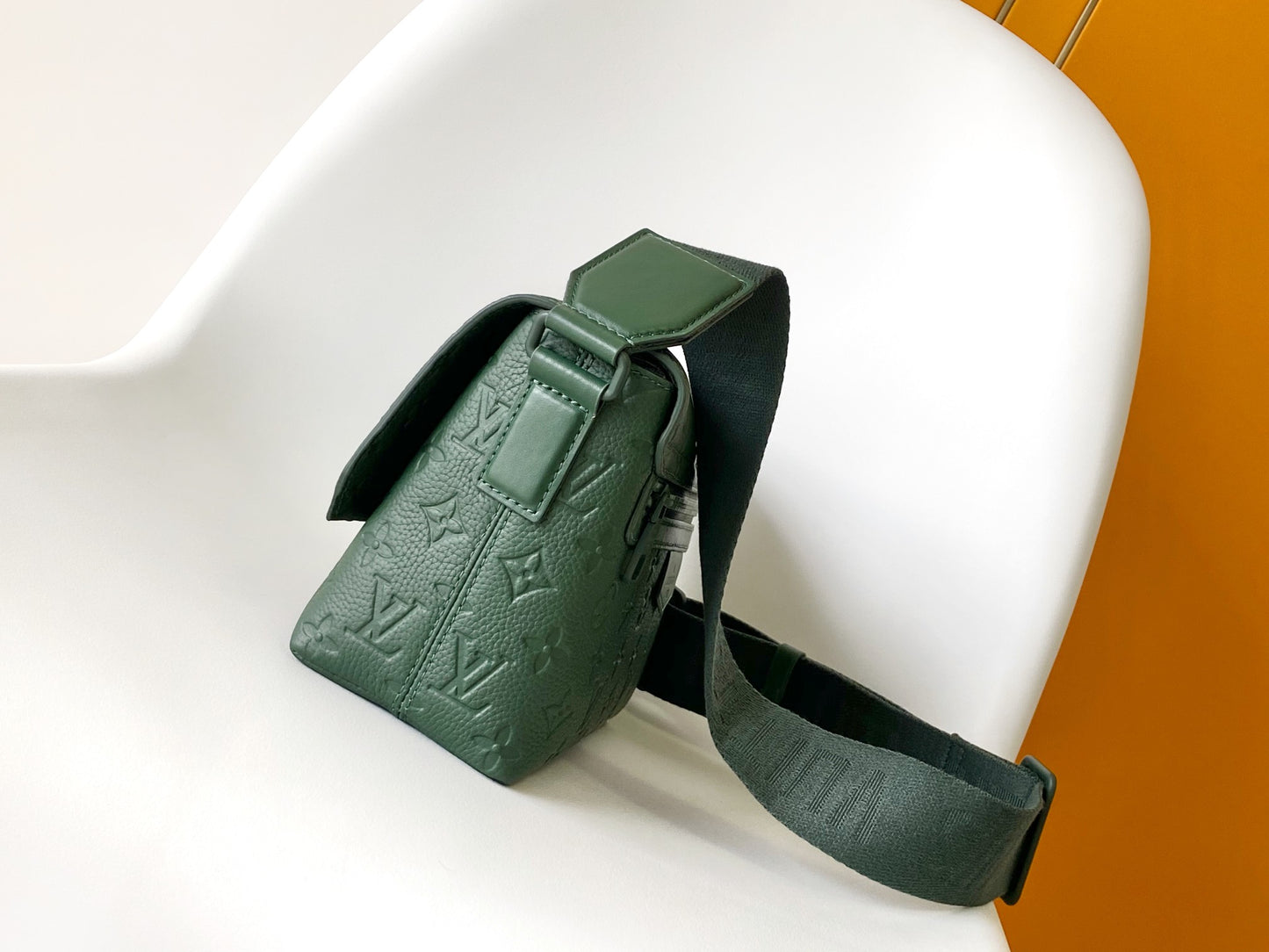 Louis Vuitton S-Lock Messenger Bag - Monogram Taurillon Leather - Dark Green