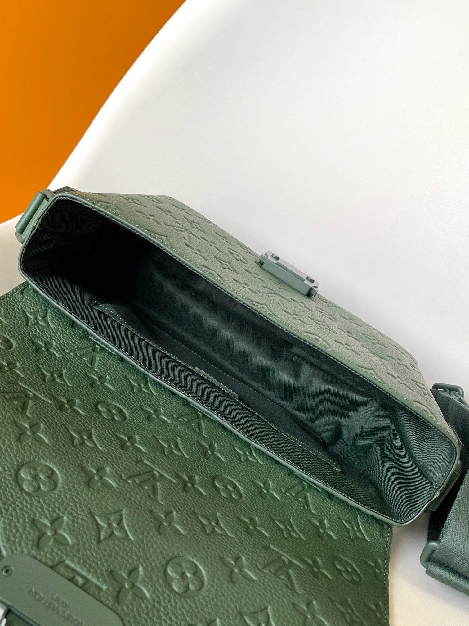 Louis Vuitton S-Lock Messenger Bag - Monogram Taurillon Leather - Dark Green