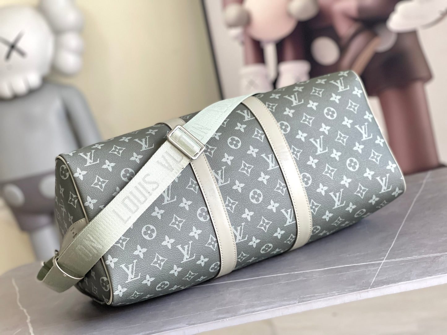 Louis Vuitton Keepall Bandoulière 50 Monogram Gradient Duffle Bag - Grey/Black