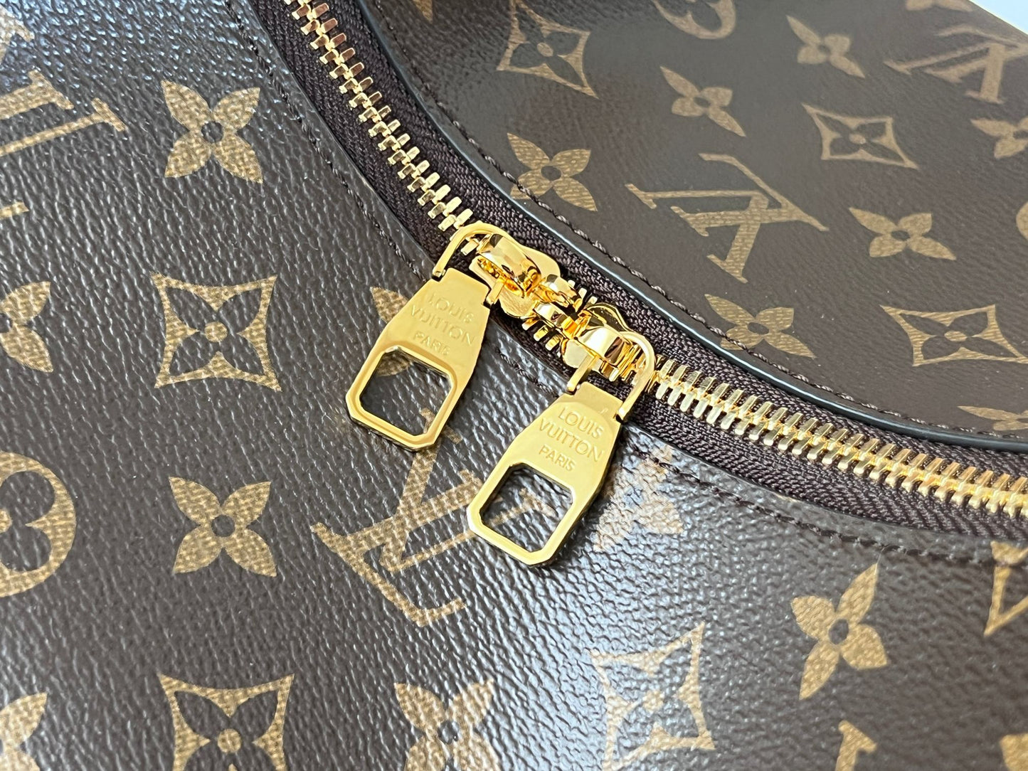 Louis Vuitton Classic Monogram Canvas Hobo Shoulder Bag with Leather Strap