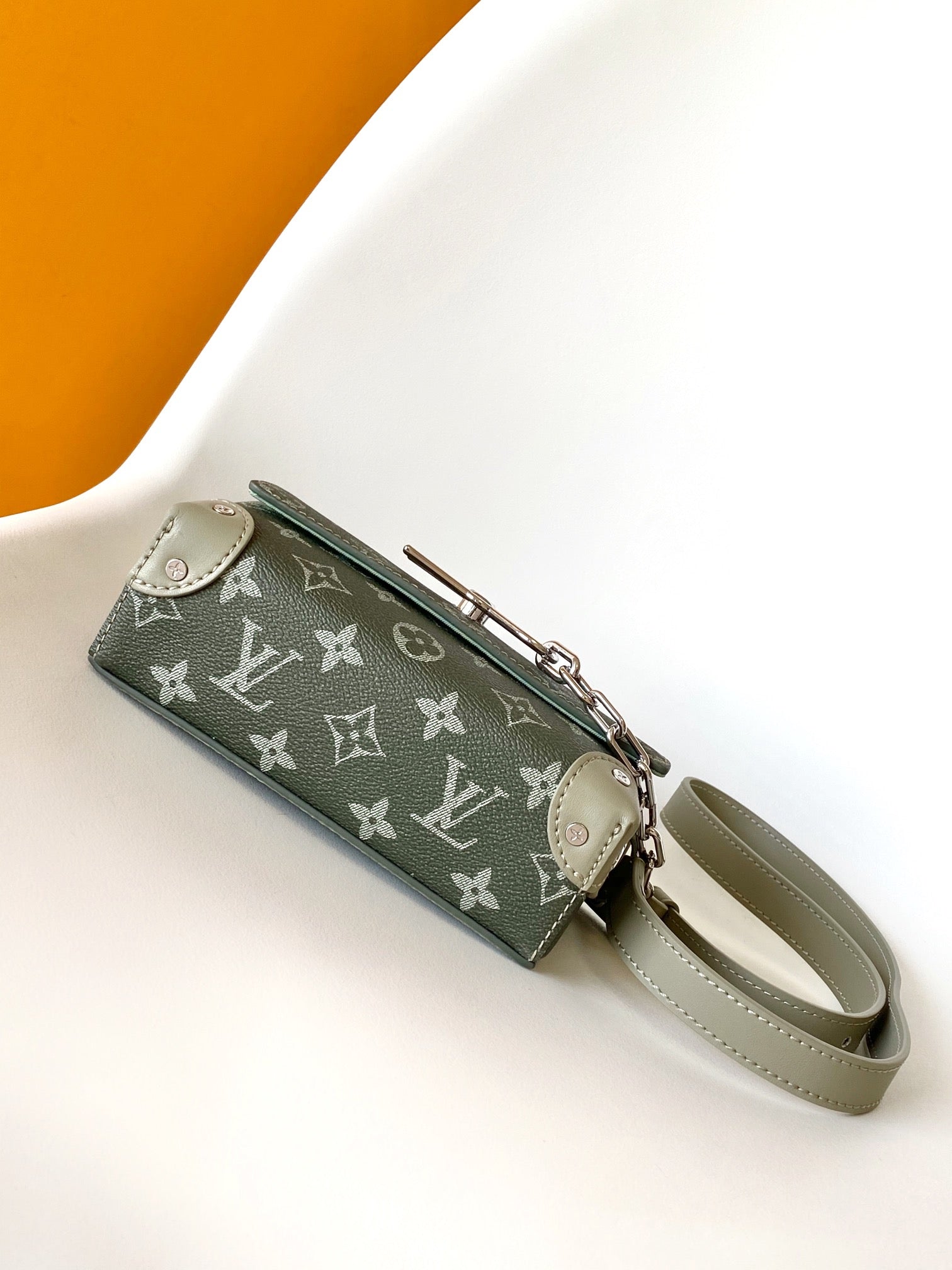 Louis Vuitton Monogram Gradient Steamer Wearable Wallet - Grey/Black