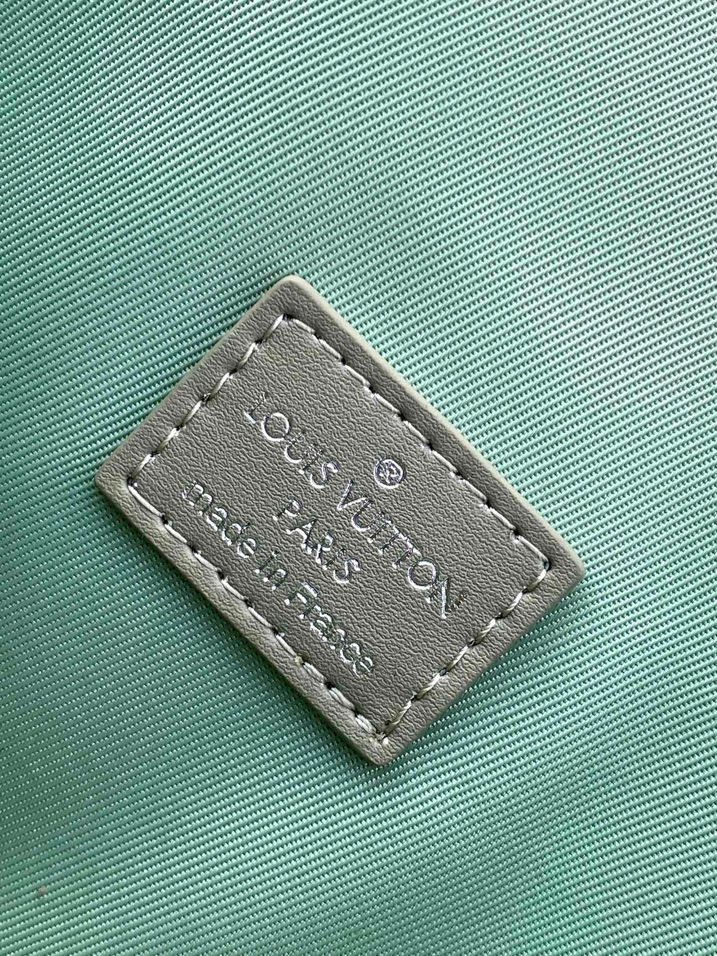 Louis Vuitton Monogram Gradient Steamer Wearable Wallet - Grey/Black