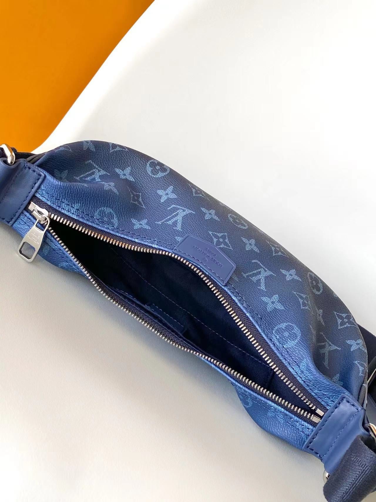 Louis Vuitton Monogram Gradient Cruiser Bumbag Navy Blue Leather Crossbody Bag