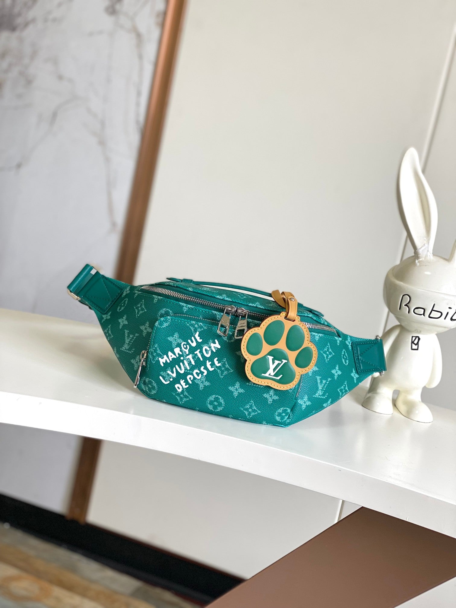 Louis Vuitton Discovery Bumbag Monogram Heritage Green