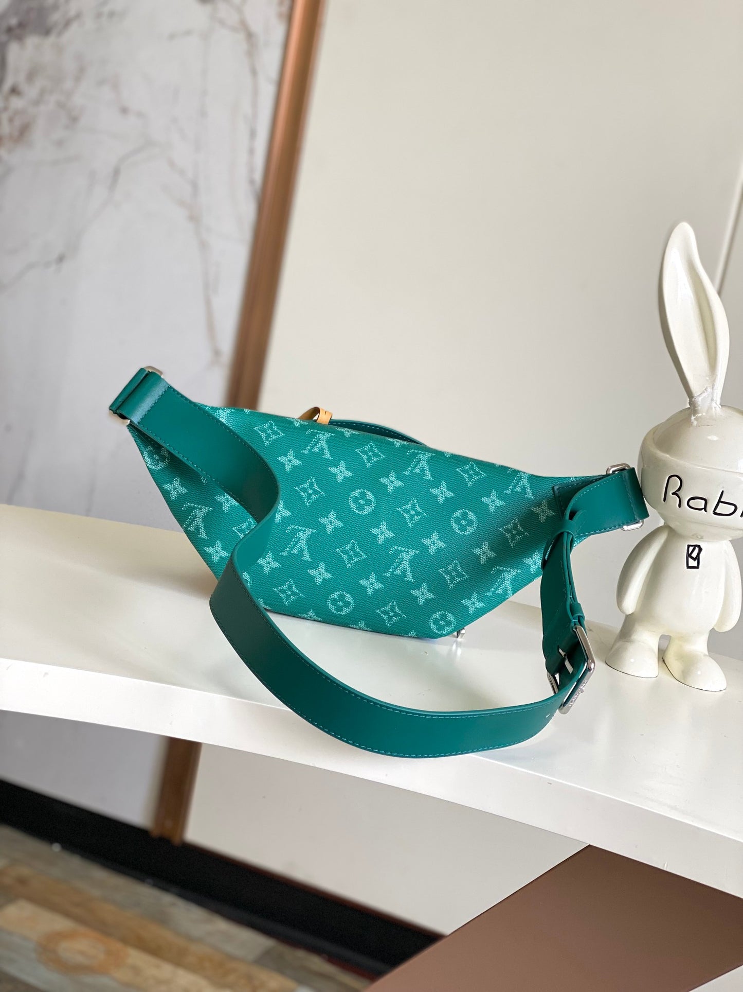Louis Vuitton Discovery Bumbag Monogram Heritage Green