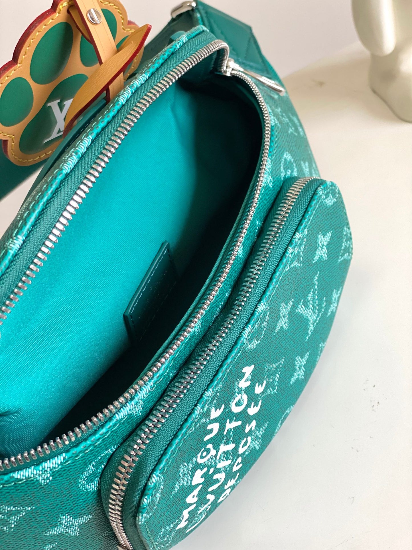 Louis Vuitton Discovery Bumbag Monogram Heritage Green