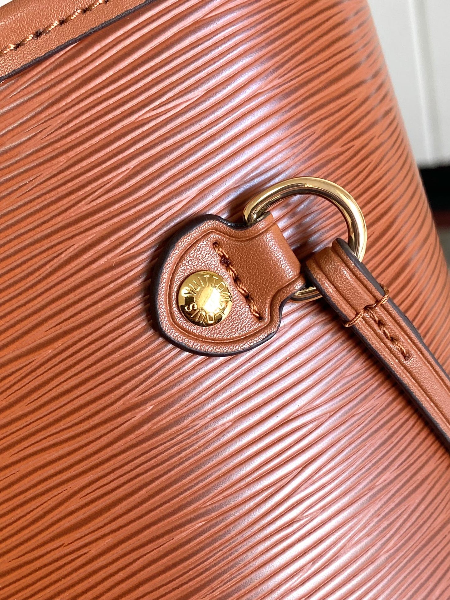 Women's Large Textured Brown Leather Tote Bag - Classic Drawstring Shoulder Handbag