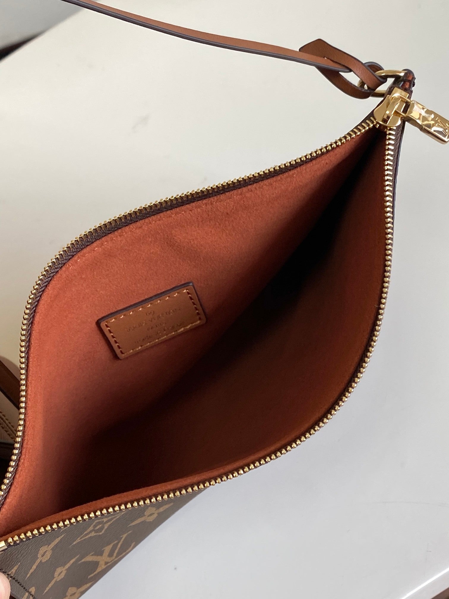 Women's Large Textured Brown Leather Tote Bag - Classic Drawstring Shoulder Handbag
