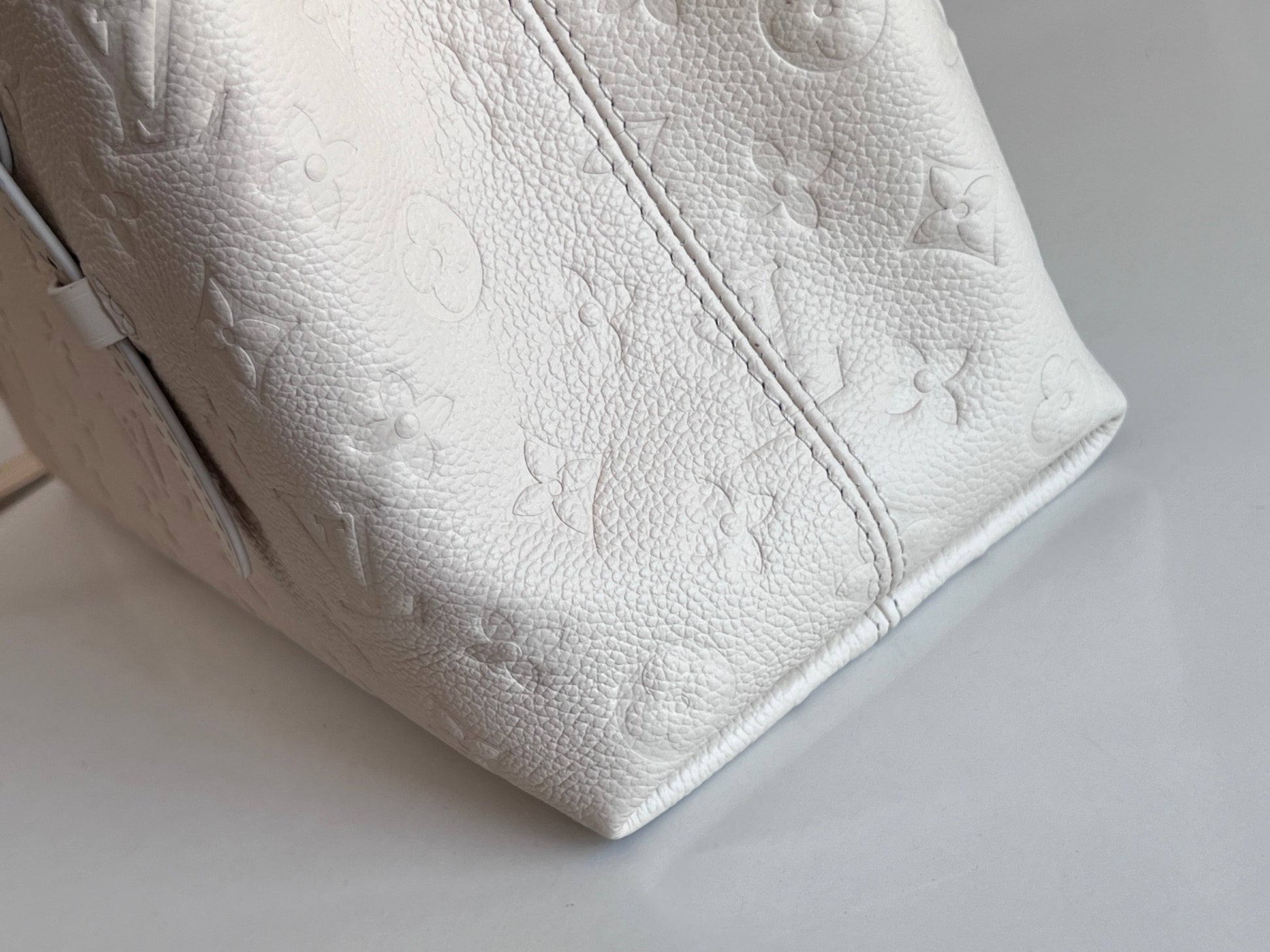 Louis Vuitton Monogram Empreinte Petit Palais Handbag - Cream