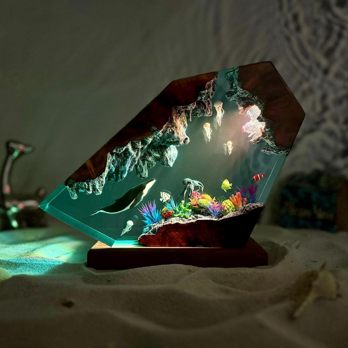 Humpback Whale and Jellyfish Resin Night Light, Handmade Ocean Diorama Epoxy Resin Desk Lamp, Gift for Him