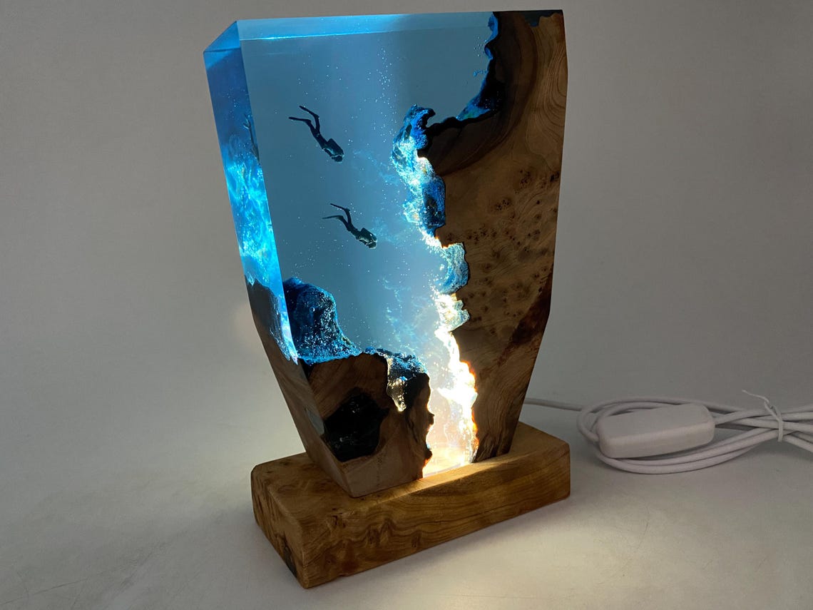 Double Scuba Diver Epoxy Resin Night Light, Handmade Wooden Diving Lamp, Warm LED Home Decor, Birthday and Anniversary Gift for Her