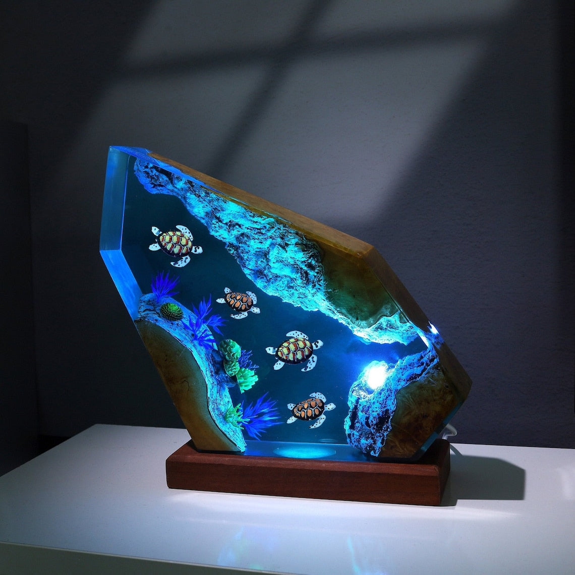 Sea Turtles and Coral Epoxy Resin Night Light, Marine Life Glow Lamp, Handmade Coral Reef Resin Art, Scuba Diving Birthday Gift