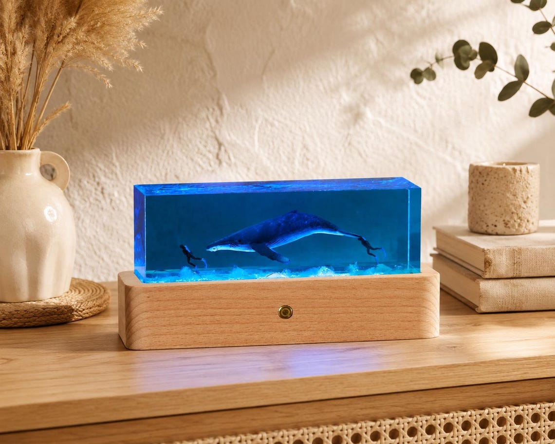 Ocean Resin Lamp, Blue Whale LED Night Light, Epoxy Humpback Whale Diver Diorama, Coastal Home Decor, Marine Wildlife Gift, Wood Base