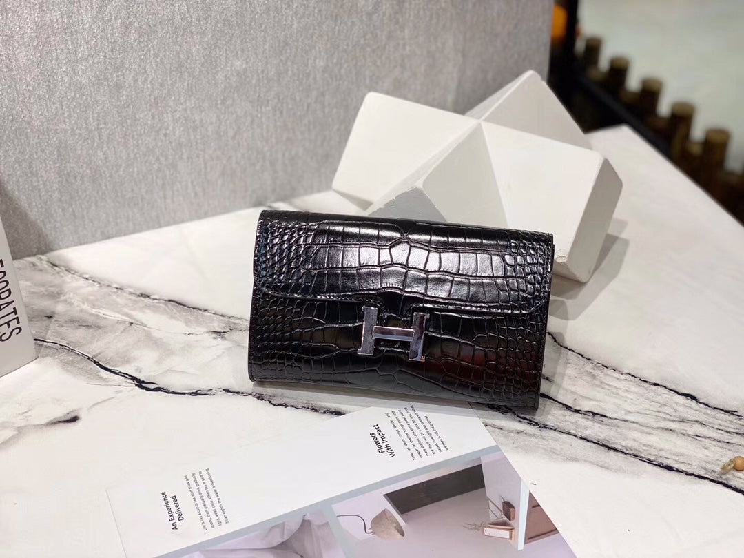 Luxury Black Crocodile-Embossed Leather Wallet with Silver H Buckle
