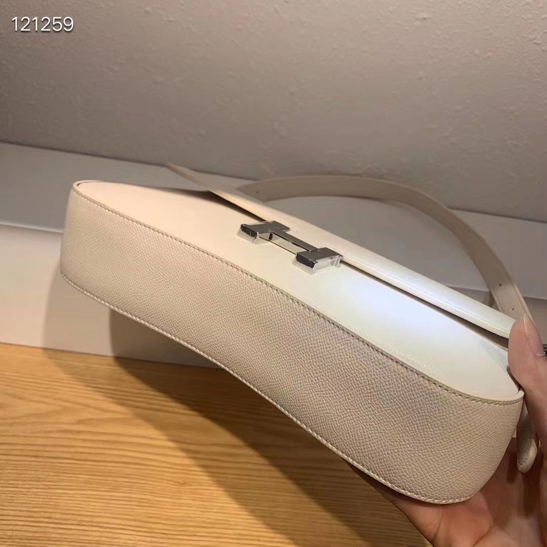 Elegant White Leather H-Logo Shoulder Bag with Silver-Tone Hardware