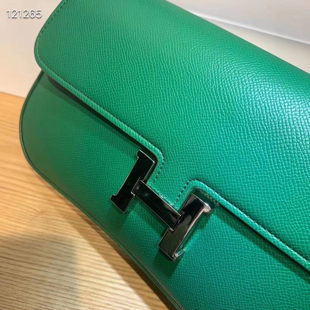 Luxury Green Leather Shoulder Bag with Iconic H Buckle - Elegant Women's Flap Handbag
