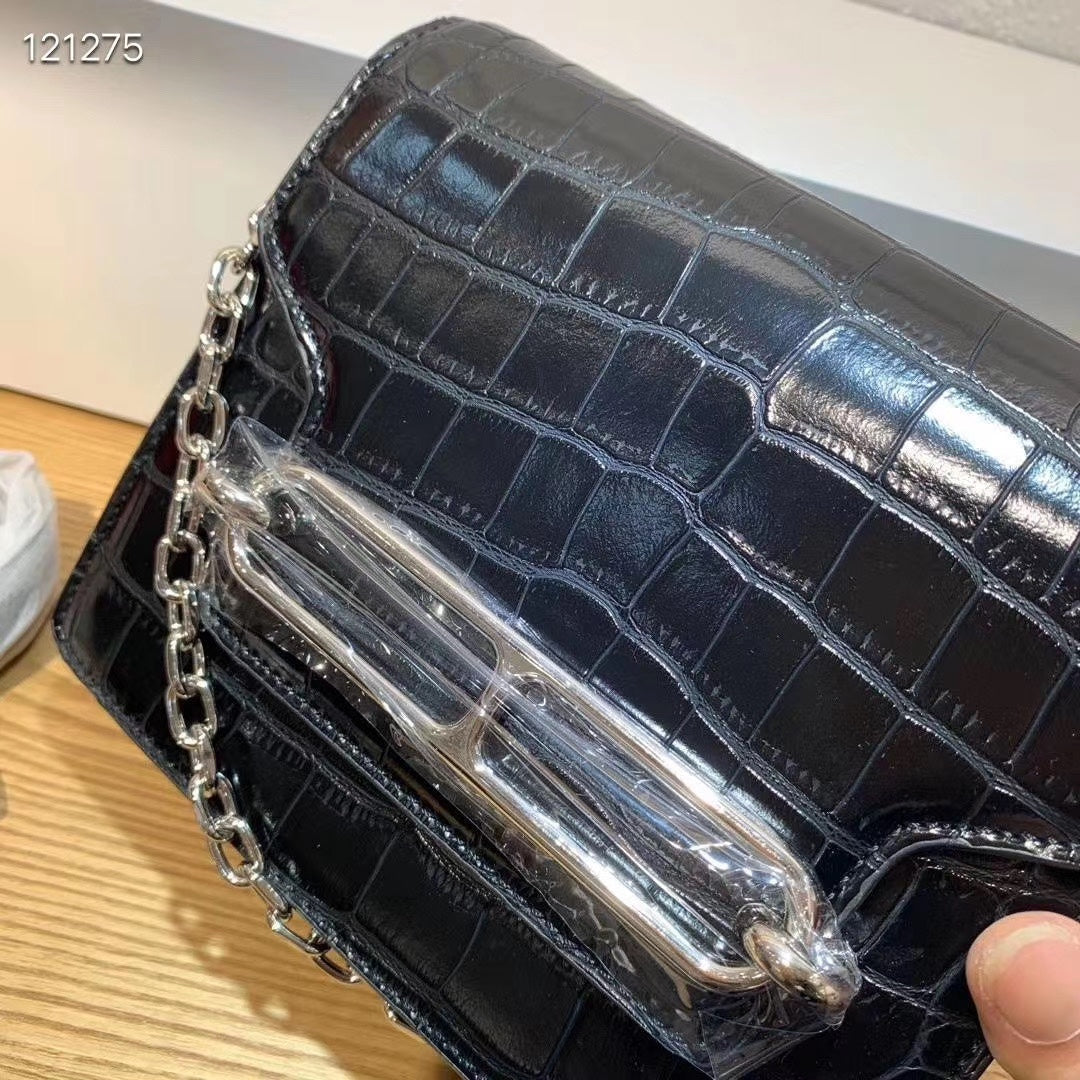 Elegant Black Crocodile-Embossed Leather Shoulder Bag with Silver Chain Strap