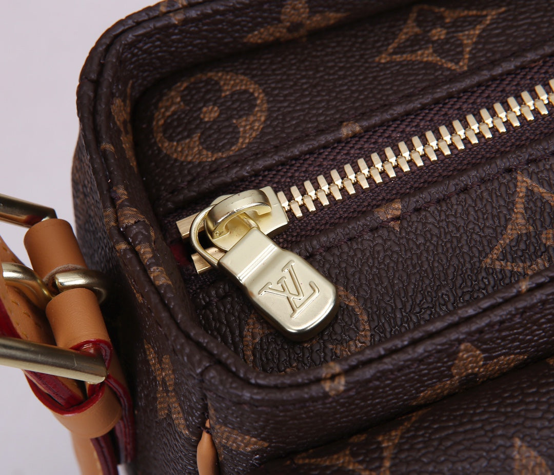 Louis Vuitton Monogram Canvas Favorite MM Shoulder Bag with Chain Strap