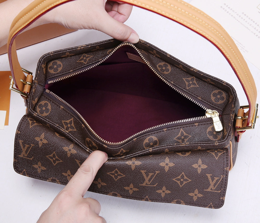 Louis Vuitton Monogram Canvas Favorite MM Shoulder Bag with Chain Strap