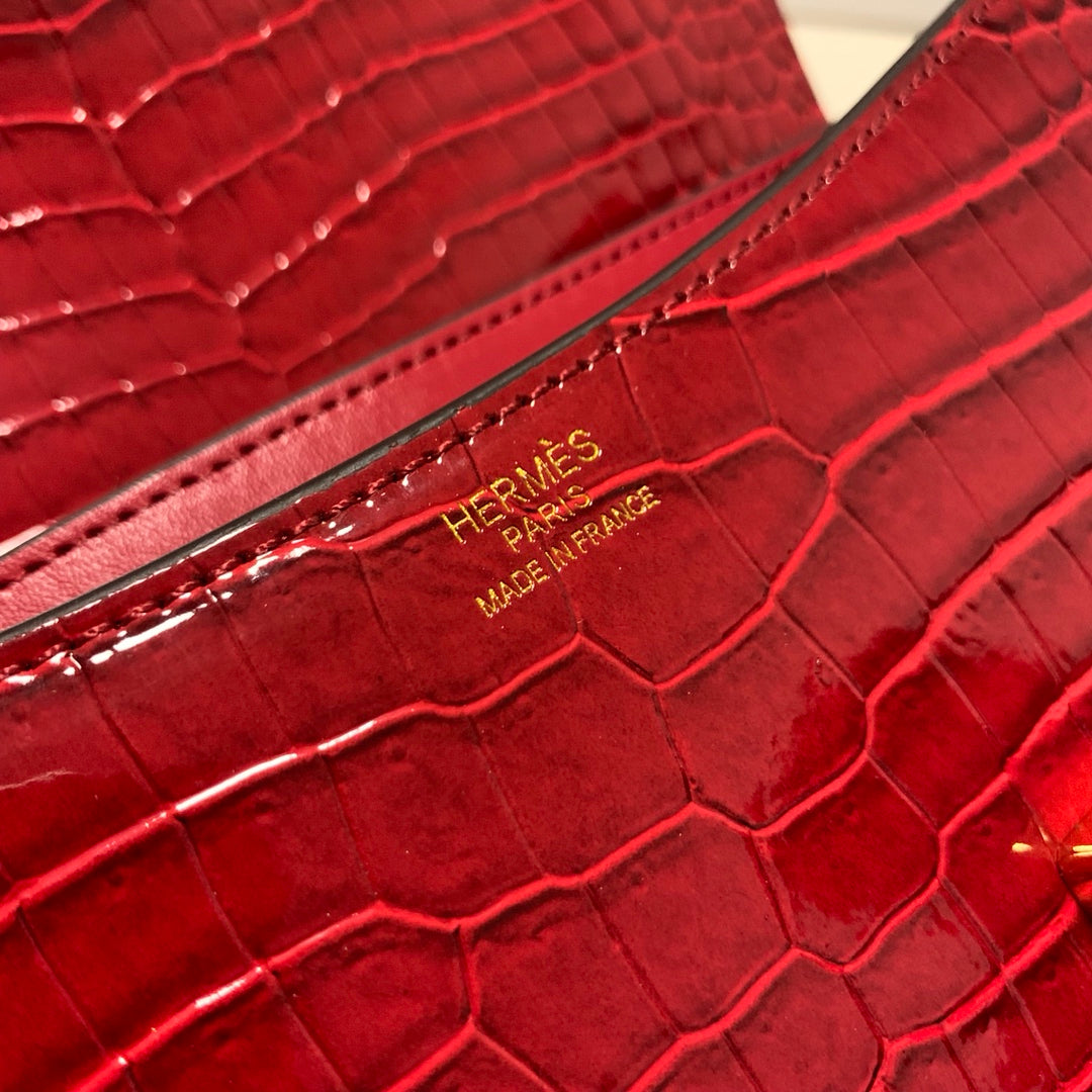 Luxury Red Croc-Embossed Leather H-Buckle Shoulder Bag - Elegant Crossbody Handbag