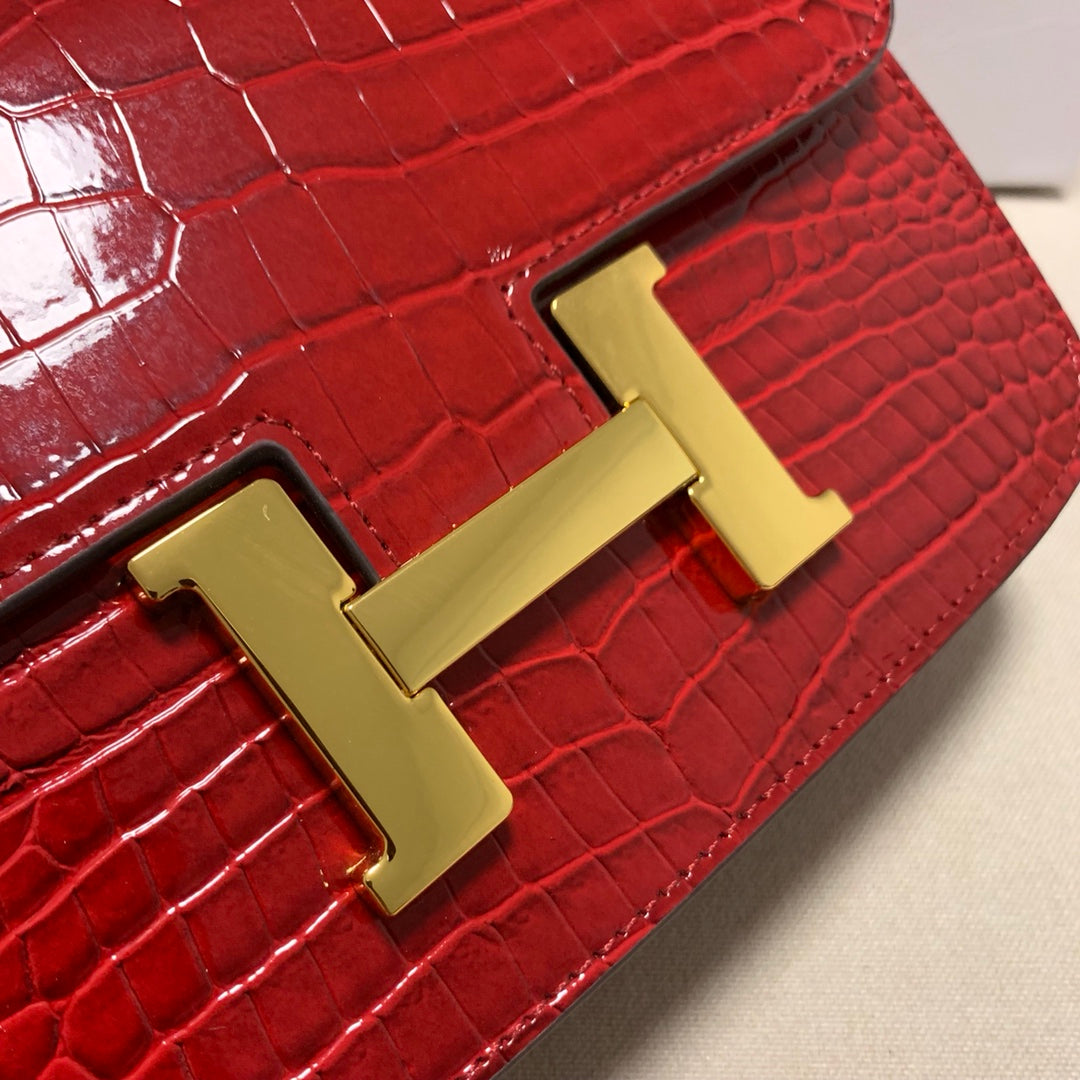 Luxury Red Croc-Embossed Leather H-Buckle Shoulder Bag - Elegant Crossbody Handbag