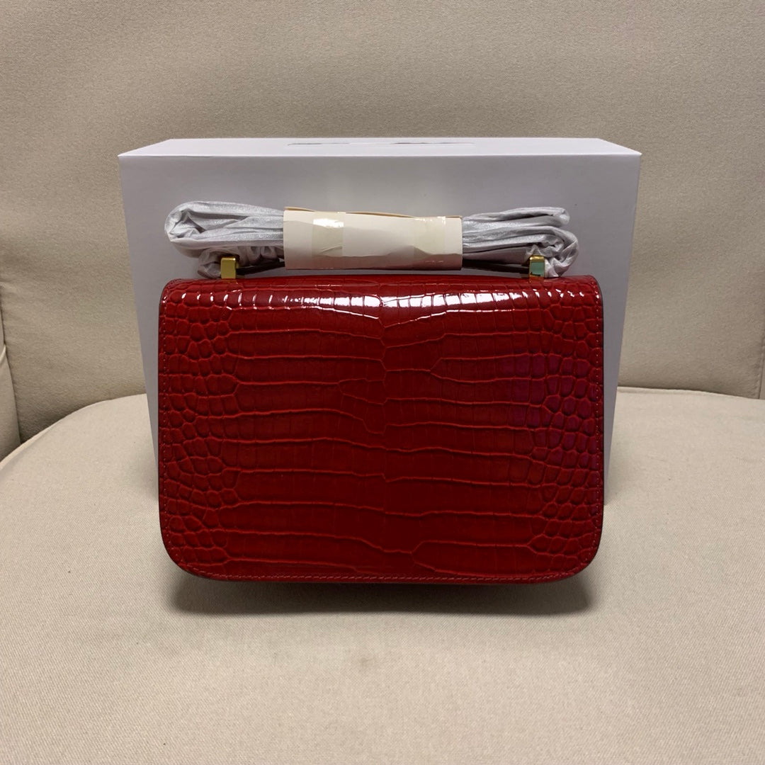 Luxury Red Croc-Embossed Leather H-Buckle Shoulder Bag - Elegant Crossbody Handbag