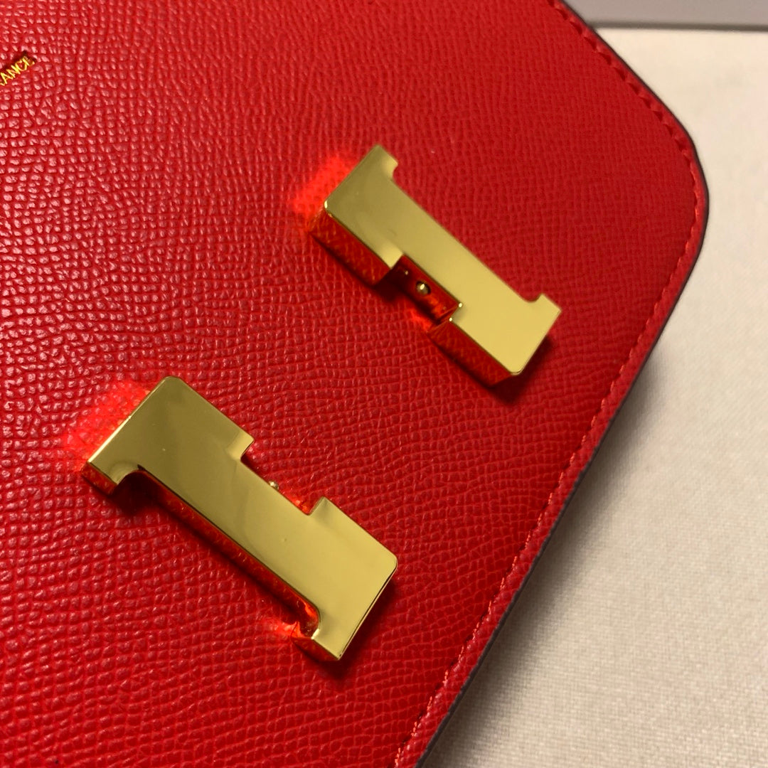 Luxury Red Leather Shoulder Bag with Gold H Clasp - Elegant Women's Crossbody Handbag