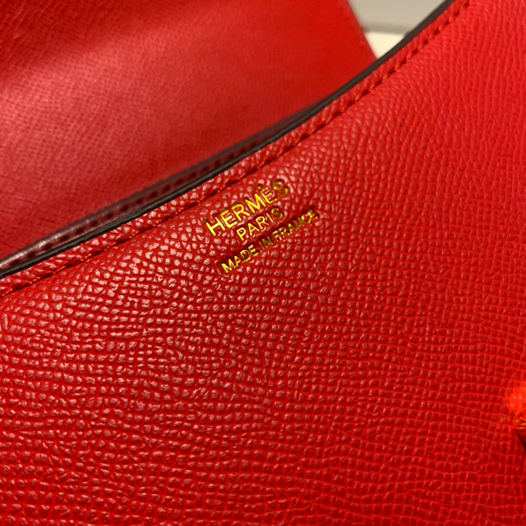 Luxury Red Leather Shoulder Bag with Gold H Clasp - Elegant Women's Crossbody Handbag