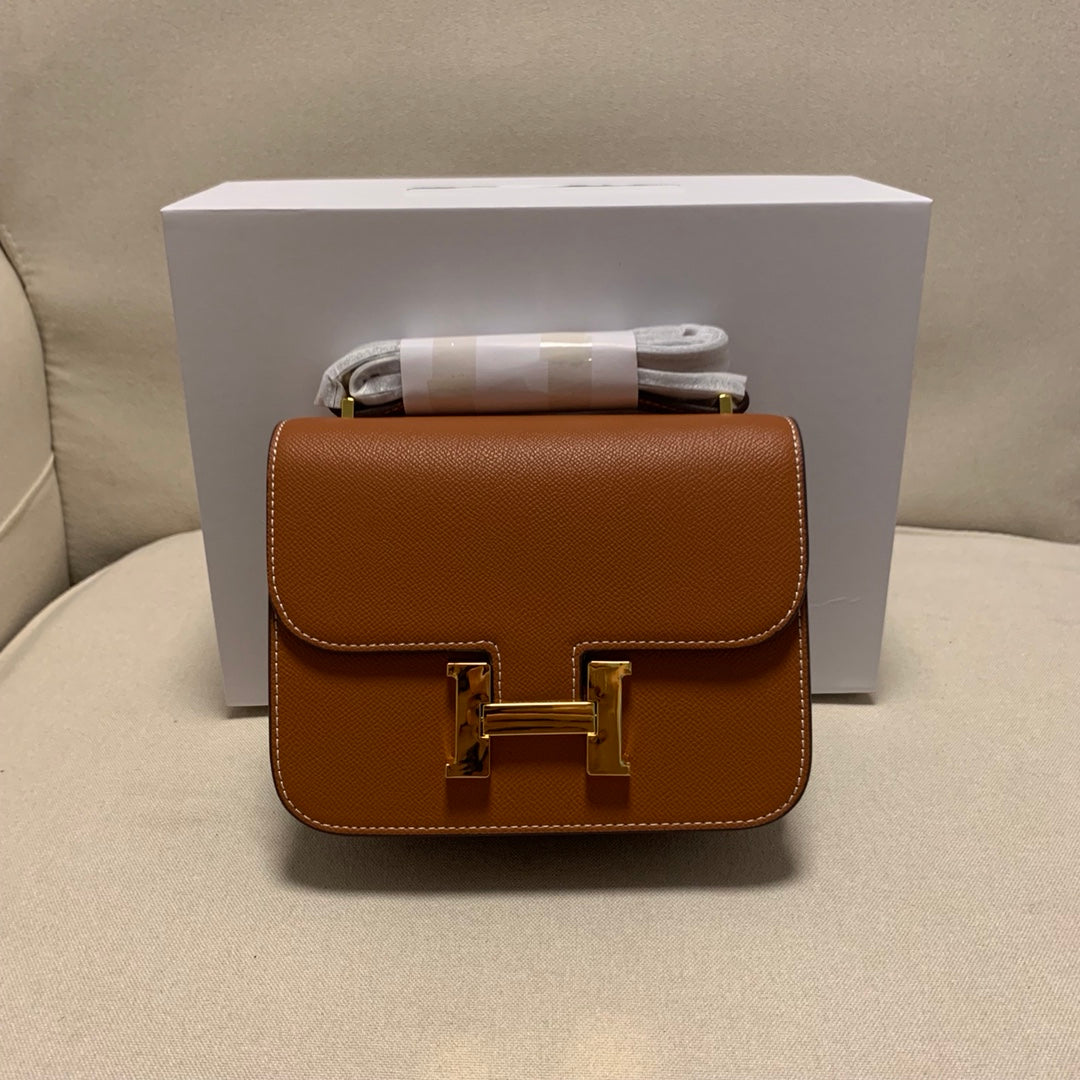 Luxury Tan Leather Shoulder Bag with Gold H-Clasp - Classic Crossbody Handbag